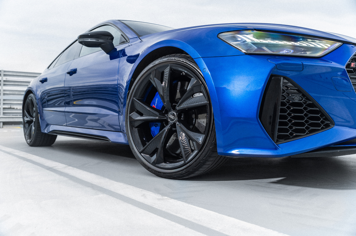 Replacement vehicle for Advantage Cars customers during service for Ferrari, Porsche, BMW, Mercedes-Benz, Audi, and Lamborghini. Gearbox, chassis, electronics repairs, and replacement of original parts.