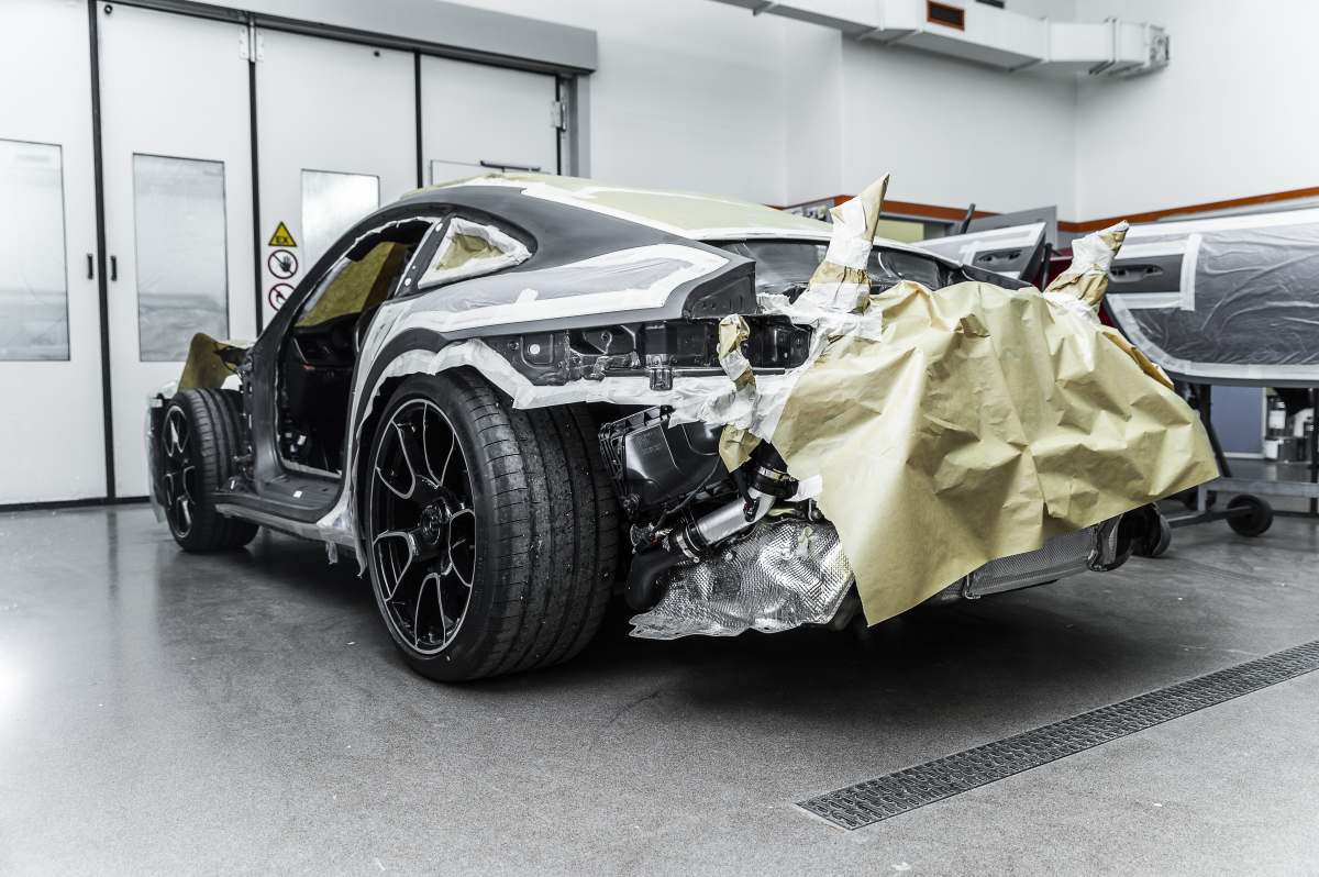 Repair of damaged paint after an accident. A paint shop with professional technologies for removing scratches, dents, and restoring the car's original color.