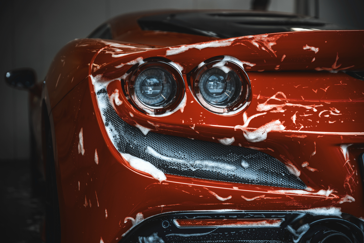 Professionelle Vorbereitung des Autos vor dem Verkauf, einschließlich Service, Lackierung oder sorgfältigem Detailing, sorgt für einen höheren Verkaufspreis. Wir bieten einen kompletten Vermittlungsservice für den Verkauf an.